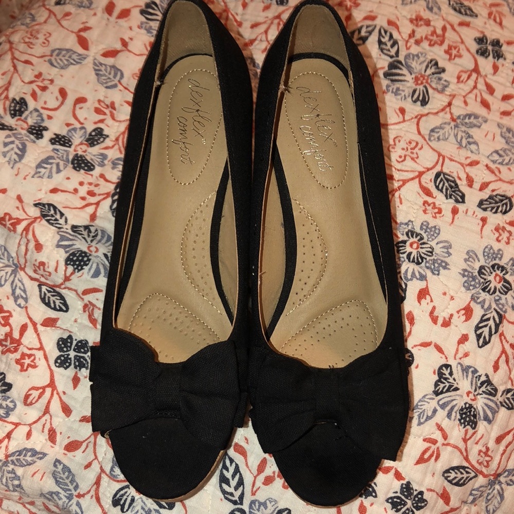 Wedges Dexflex Comfort. Never worn. Size 8.5